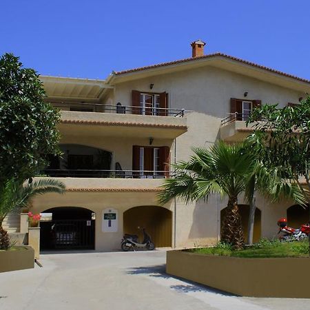 Villa Yiotevi Poros Town Exterior photo